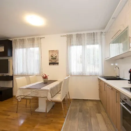 アパート Gloria Beach Znjan *